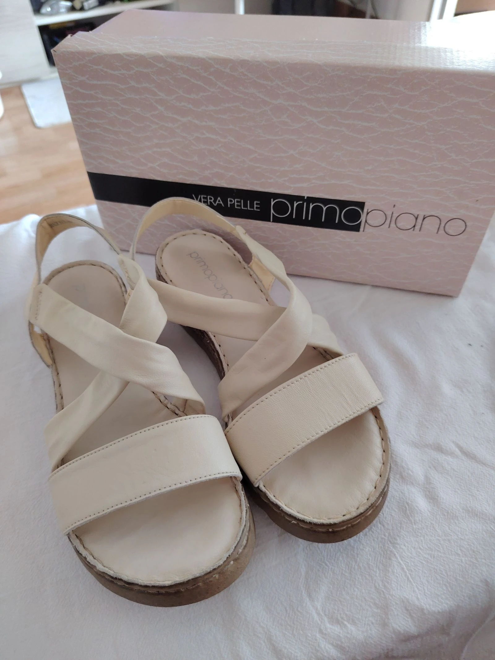 Sandías de piel color beige talla 39